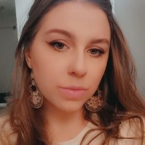 Meet your Posher, Annyssa